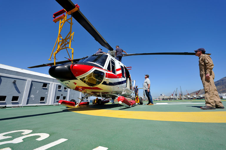 Bell 412 helicopter landed on the helideck of Agulhas II - Endurance22